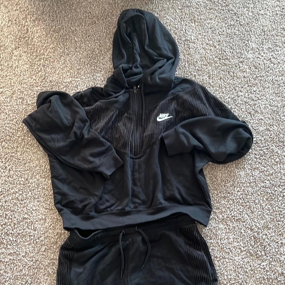 Nike fleece hoodie and jogger set